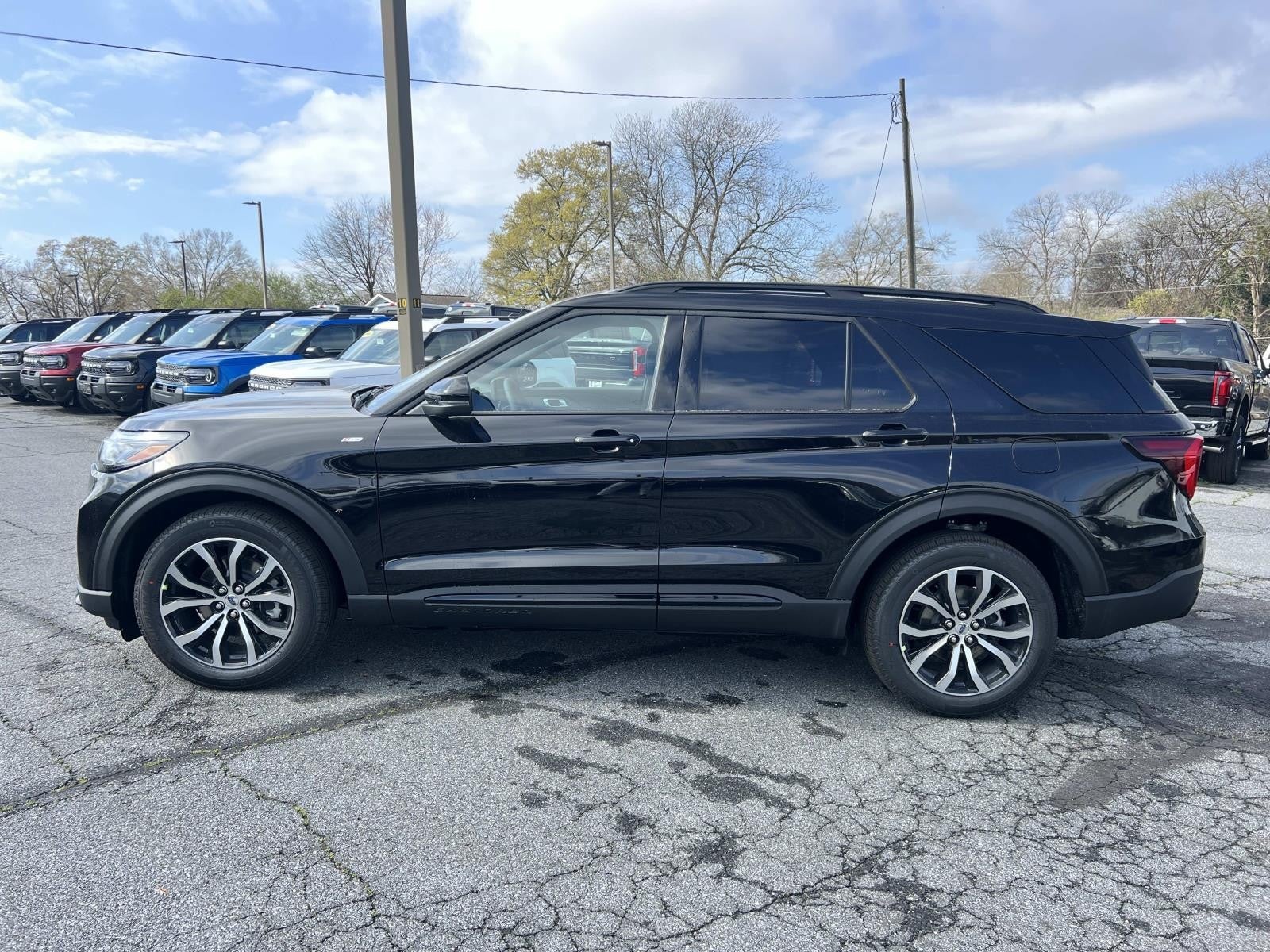 2026 Ford Explorer ST-LINE RWD
