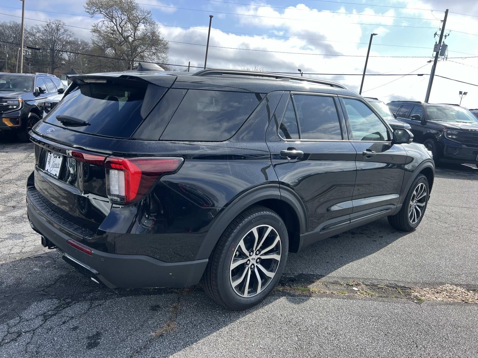 2026 Ford Explorer ST-LINE RWD