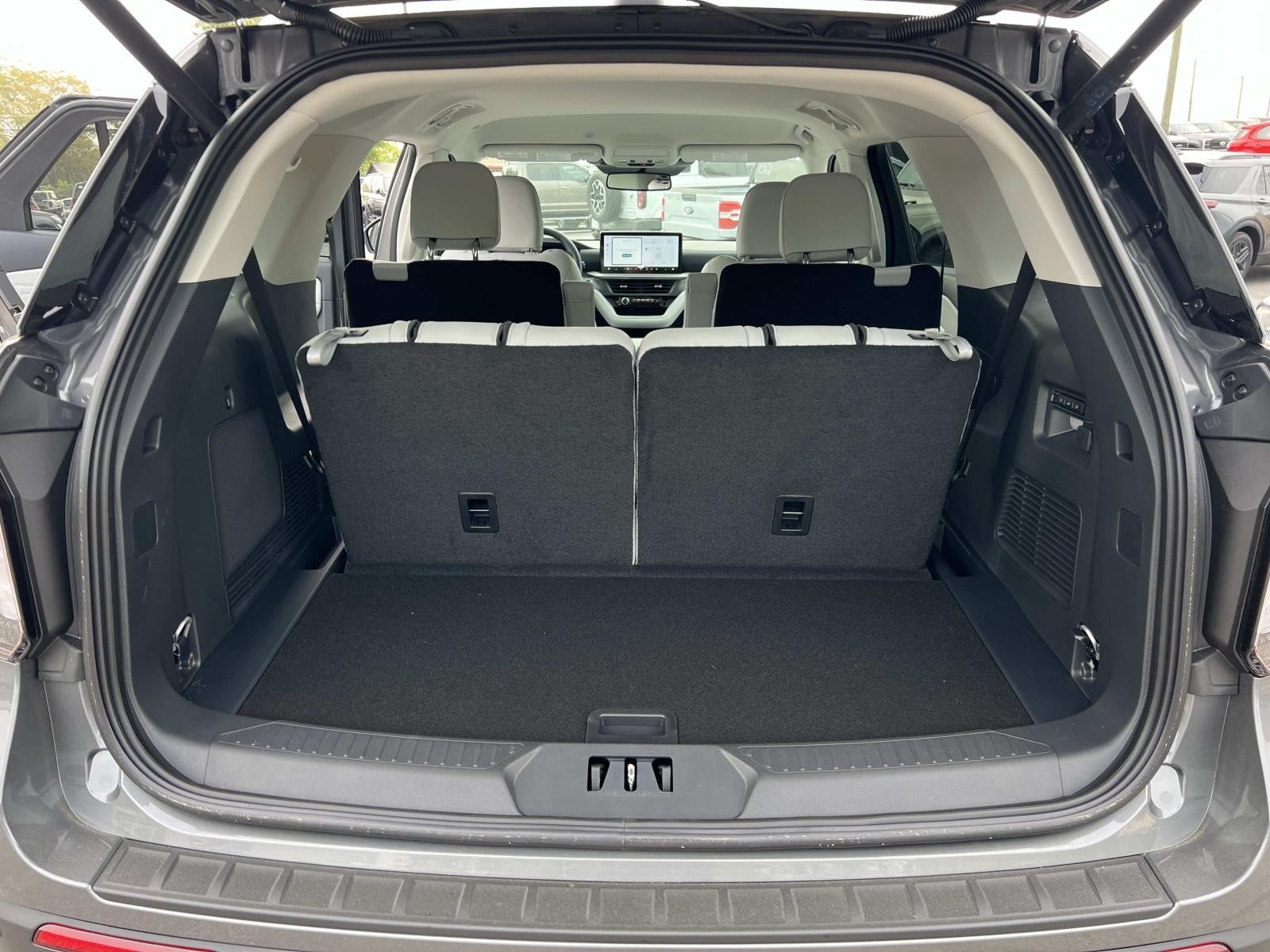 2026 Ford Explorer PLATINUM 4WD