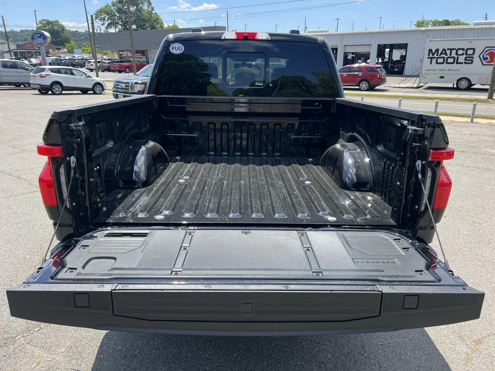 2023 Ford F-150 Lightning LARIAT