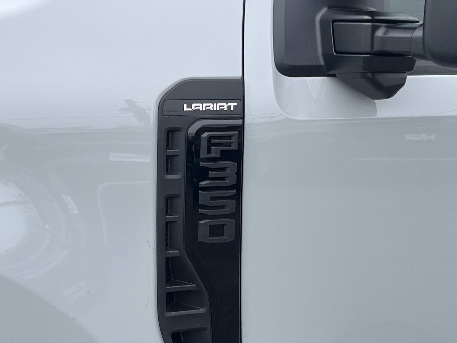 2026 Ford Super Duty F-350 SRW LARIAT 4WD CREW CAB 6.75'