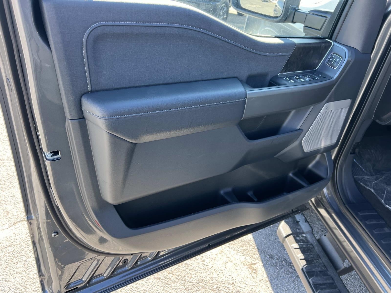 2026 Ford Super Duty F-350 SRW LARIAT 4WD CREW CAB 6.75'