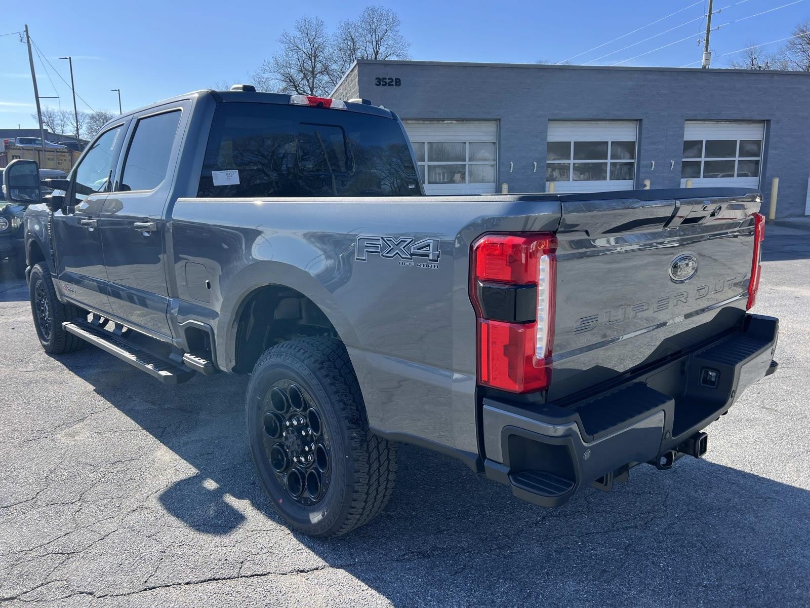 2026 Ford Super Duty F-350 SRW LARIAT 4WD CREW CAB 6.75'