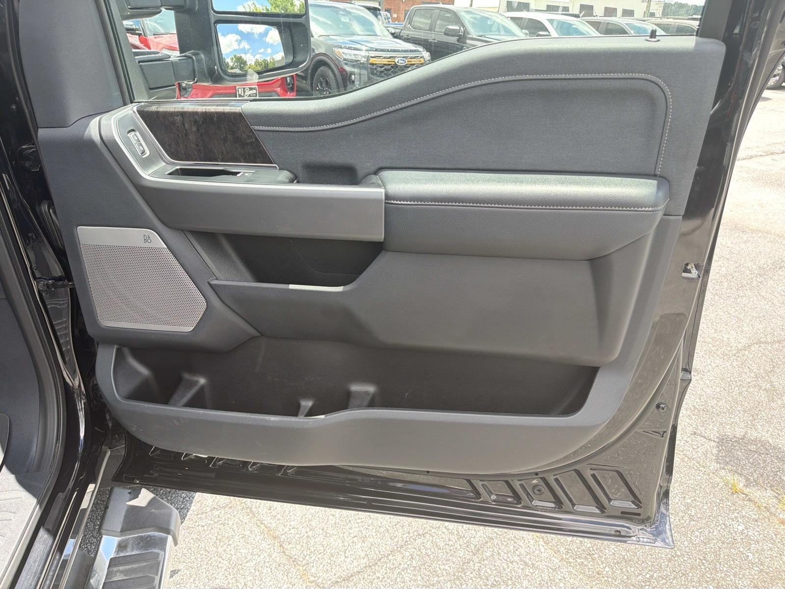 2026 Ford Super Duty F-350 SRW LARIAT 4WD CREW