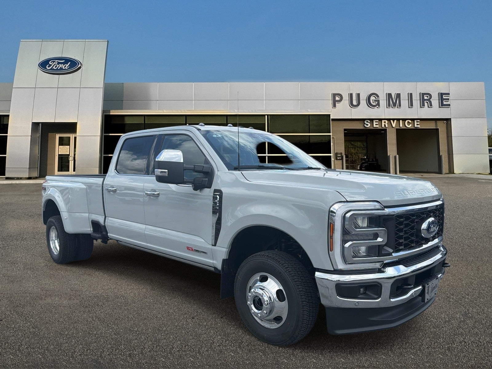 2026 Ford Super Duty F-350 DRW LARIAT 4WD CREW CAB 8' BO