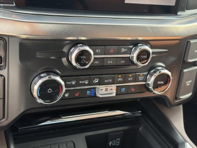 2026 Ford Super Duty F-350 DRW KING R 4WD CREW CAB 8' BO