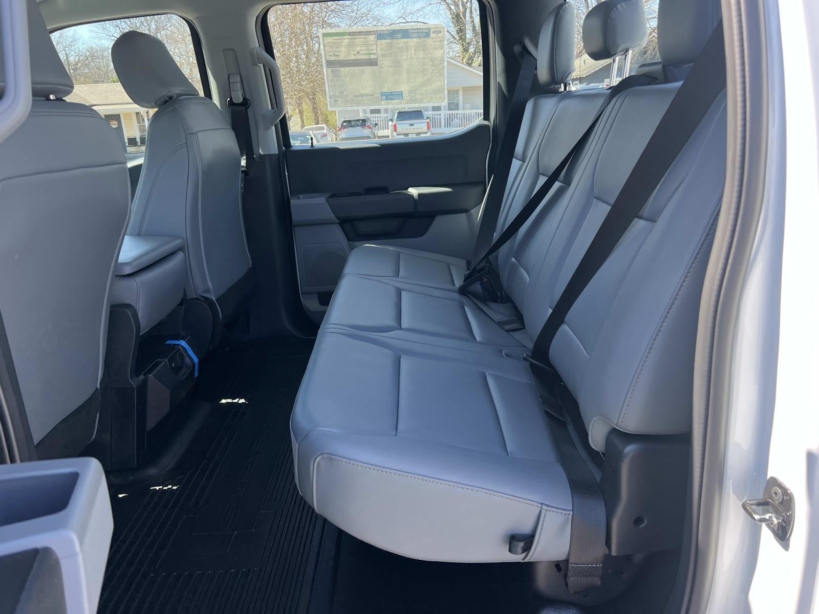 2026 Ford Super Duty F-350 DRW XL 4WD CREW CAB 8' BOX