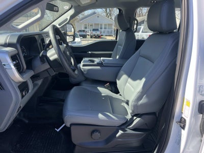 2026 Ford Super Duty F-350 DRW XL 4WD CREW CAB 8' BOX