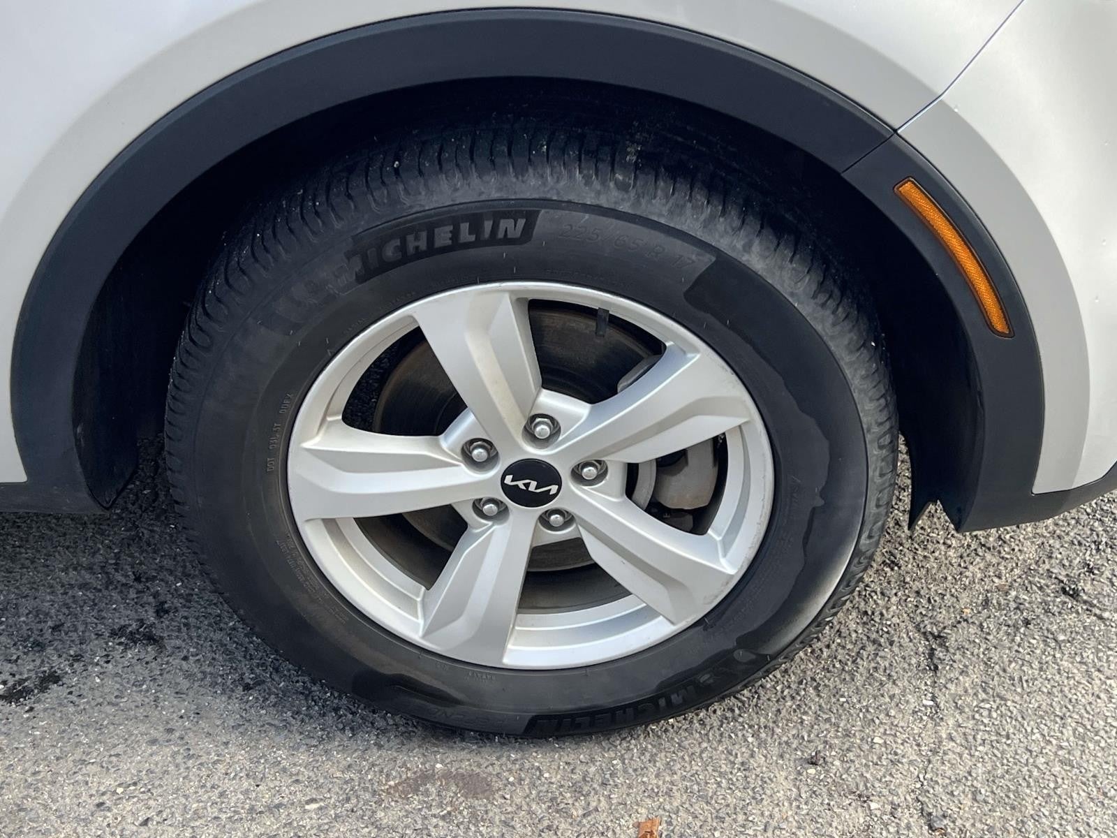 2022 Kia Sorento LX