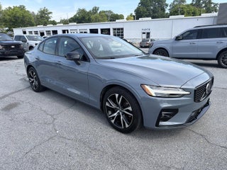 2024 Volvo S60 Plus Dark Theme