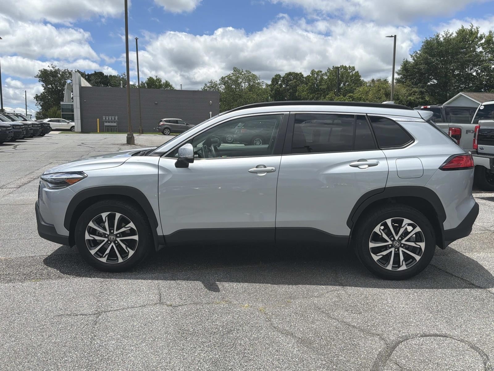 2024 Toyota Corolla Cross XLE