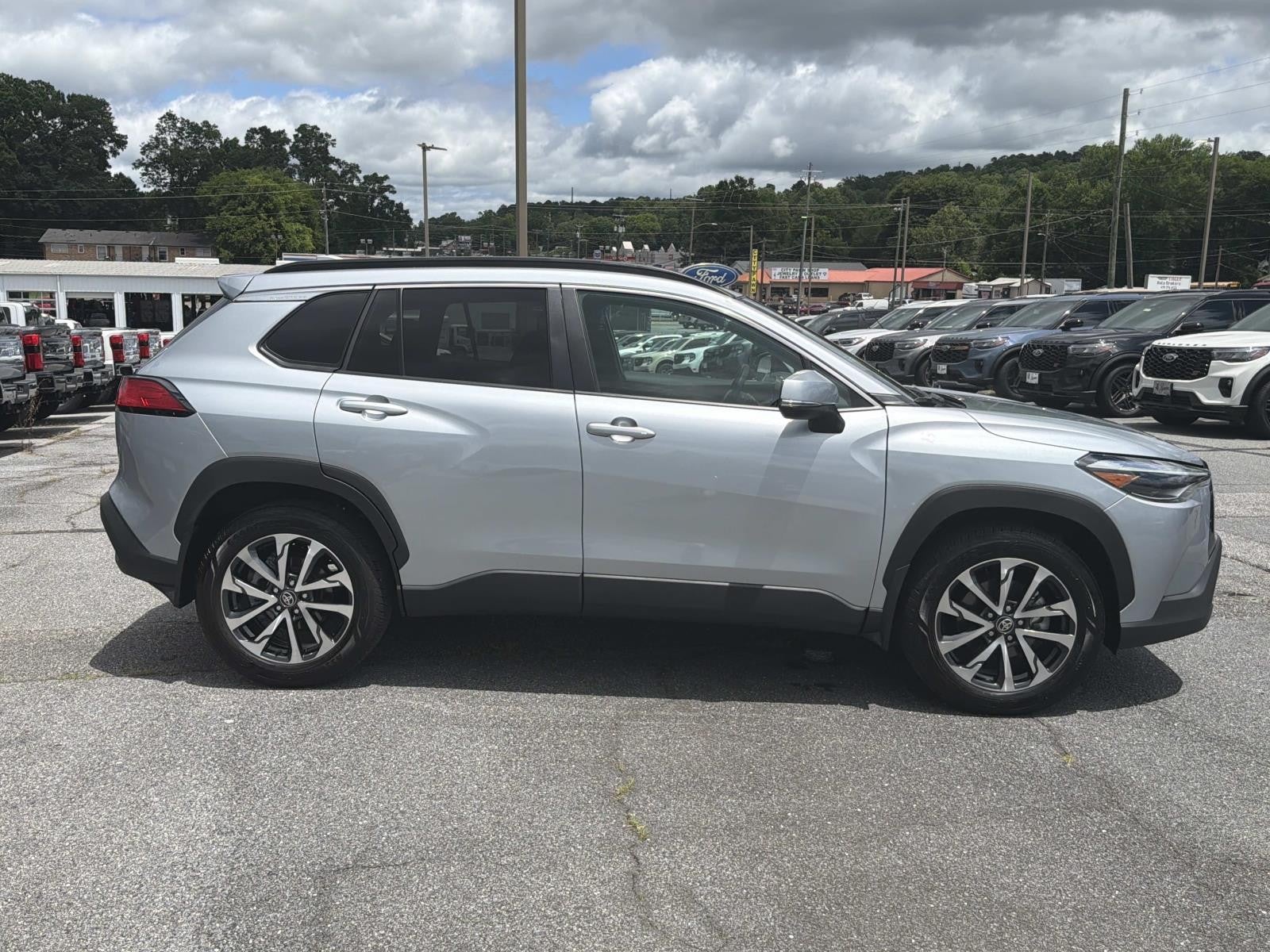 2024 Toyota Corolla Cross XLE