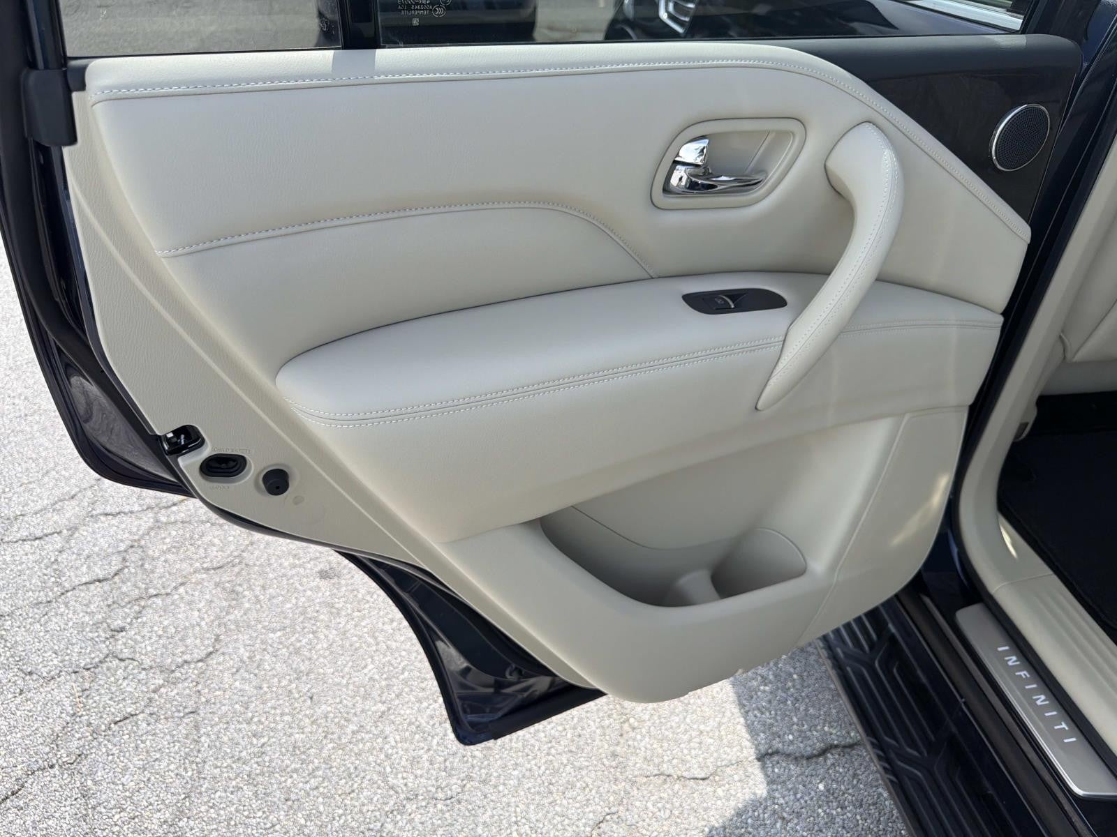 2021 INFINITI QX80 LUXE