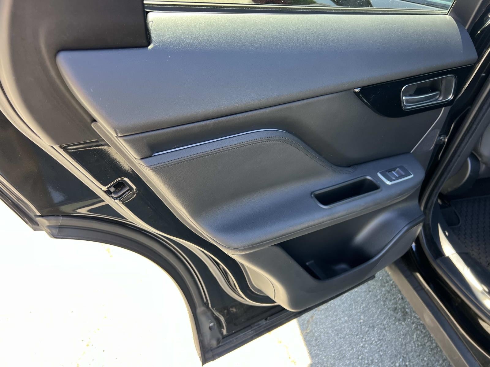 2019 Jaguar F-PACE 25t Premium