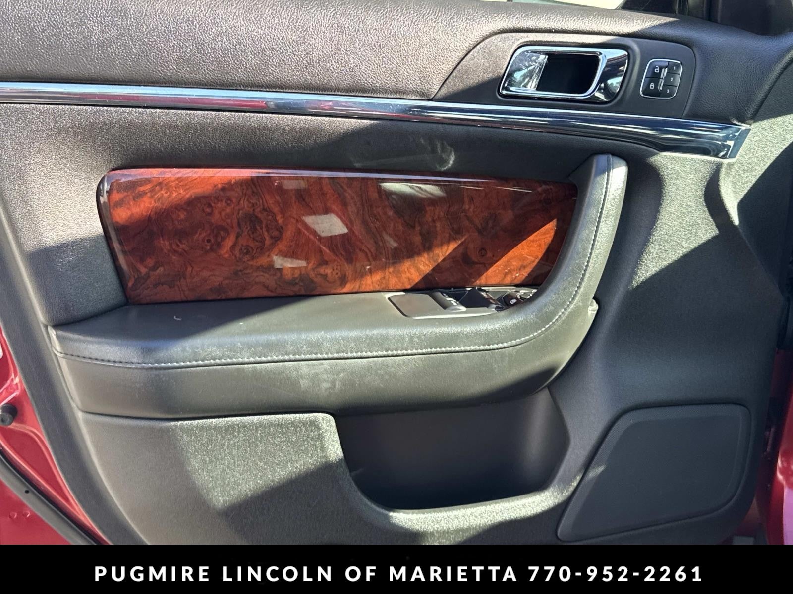 2016 Lincoln MKS Base