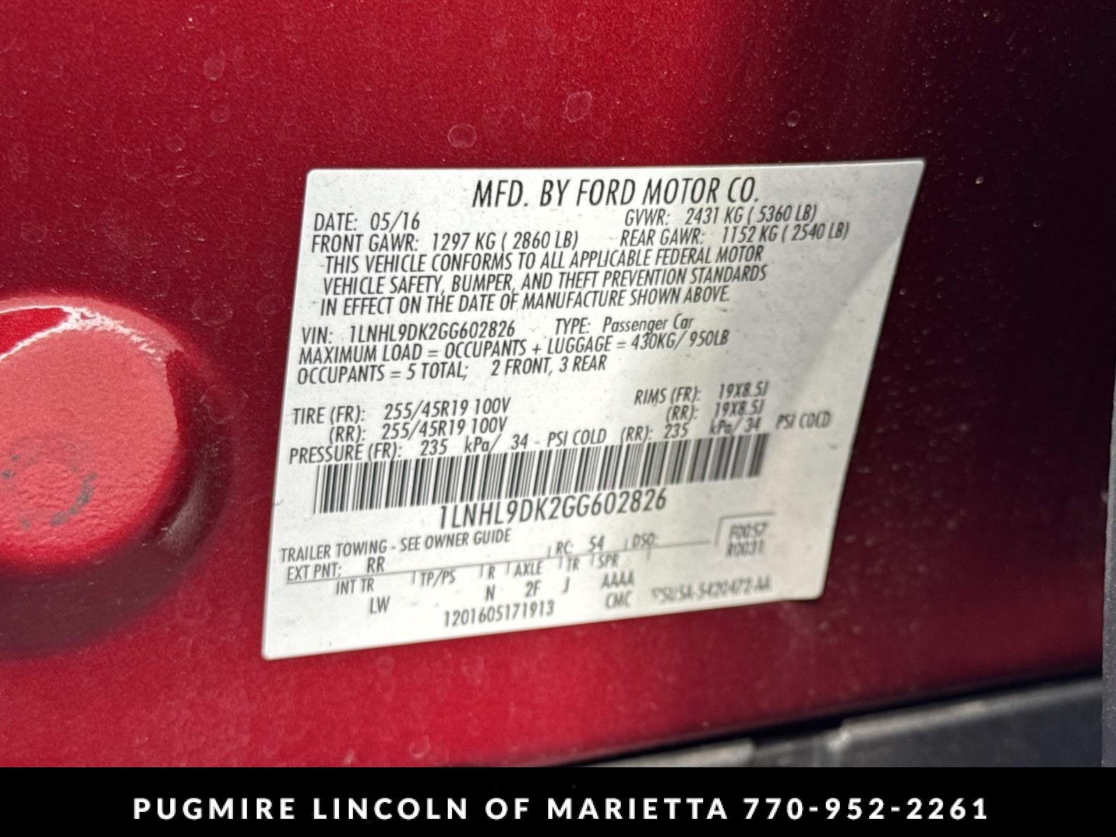 2016 Lincoln MKS Base