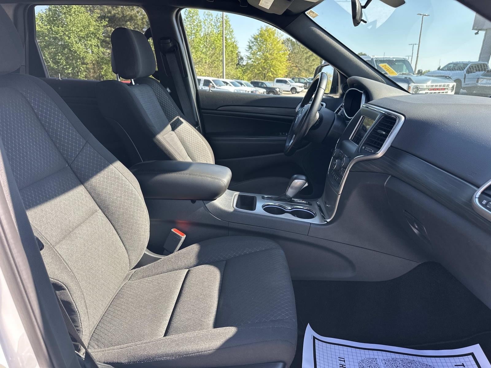 2021 Jeep Grand Cherokee LAREDO 4X4