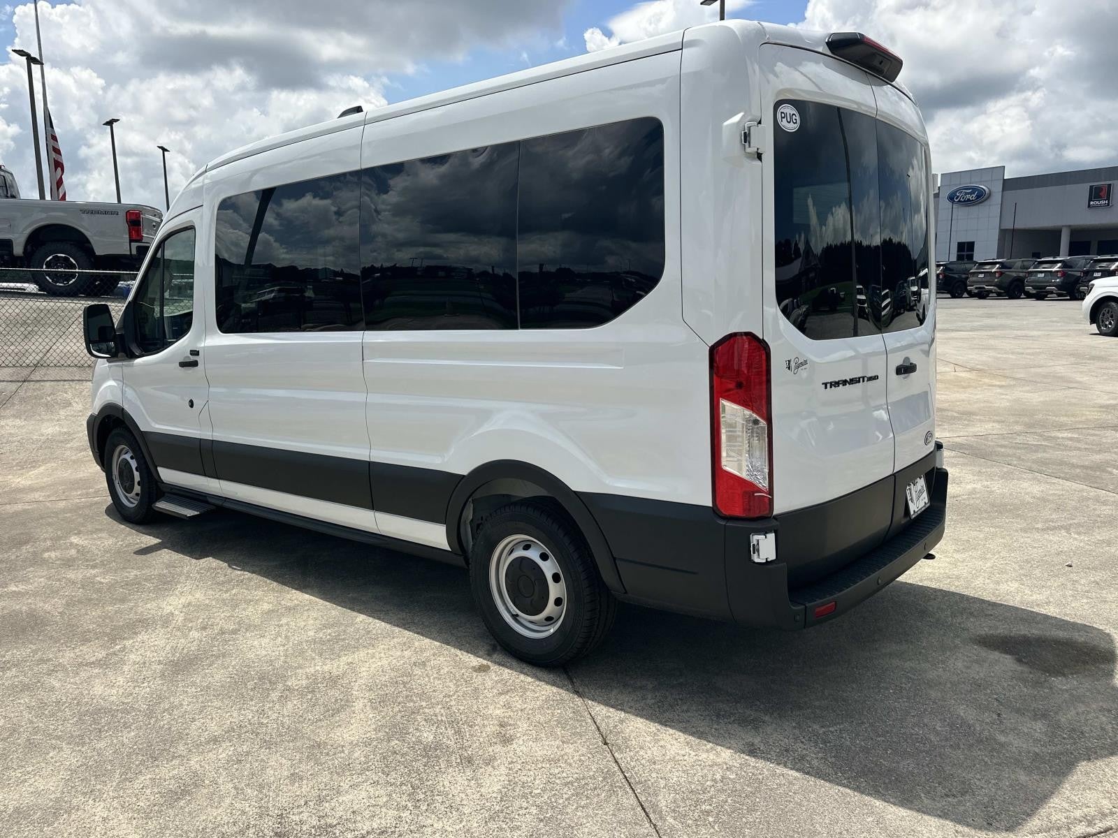 2026 Ford Transit Passenger Wagon T-350 148 MED ROOF XL RW