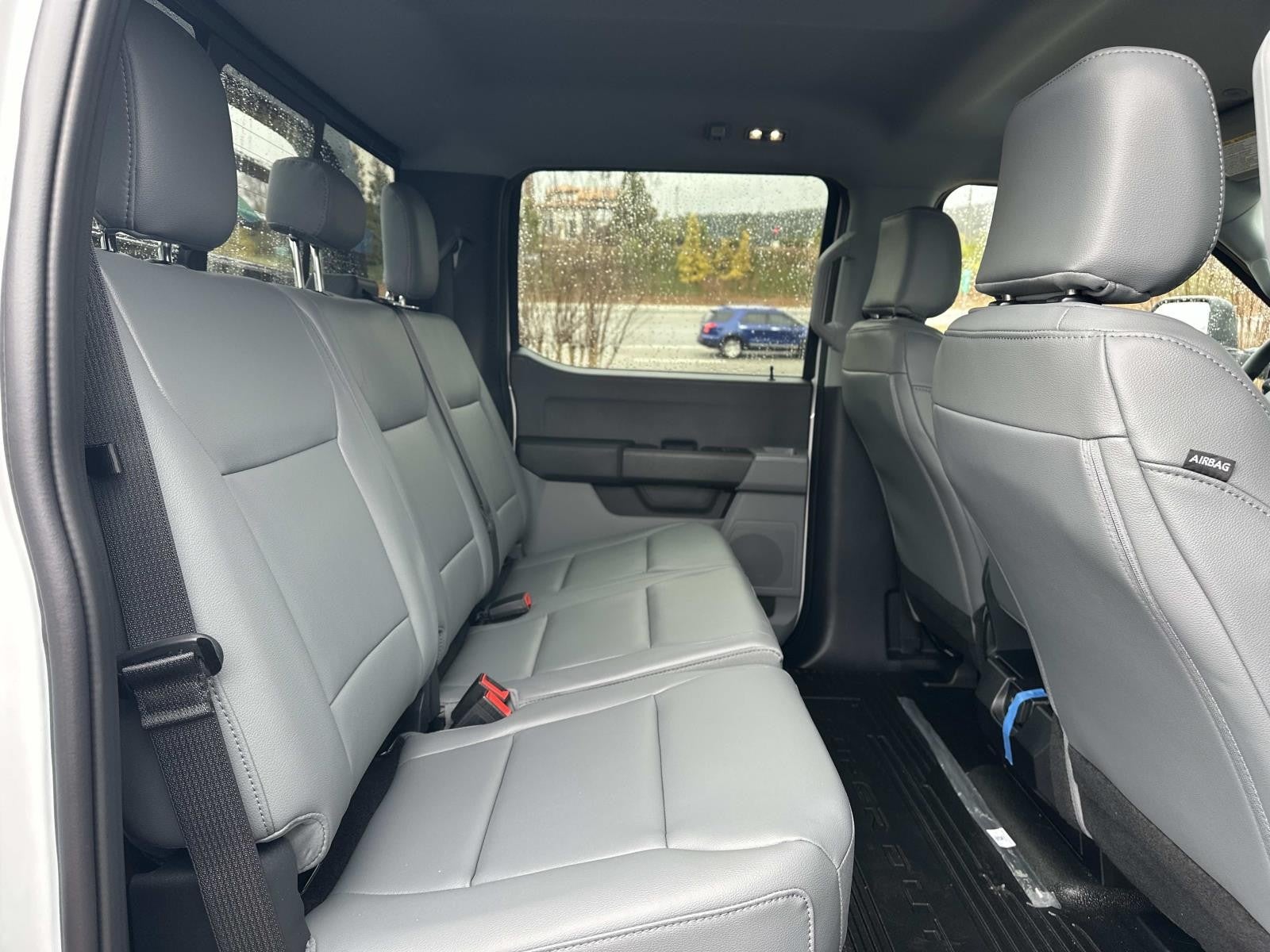 2026 Ford Super Duty F-350 DRW XL 4WD CREW CAB 179 WB 6