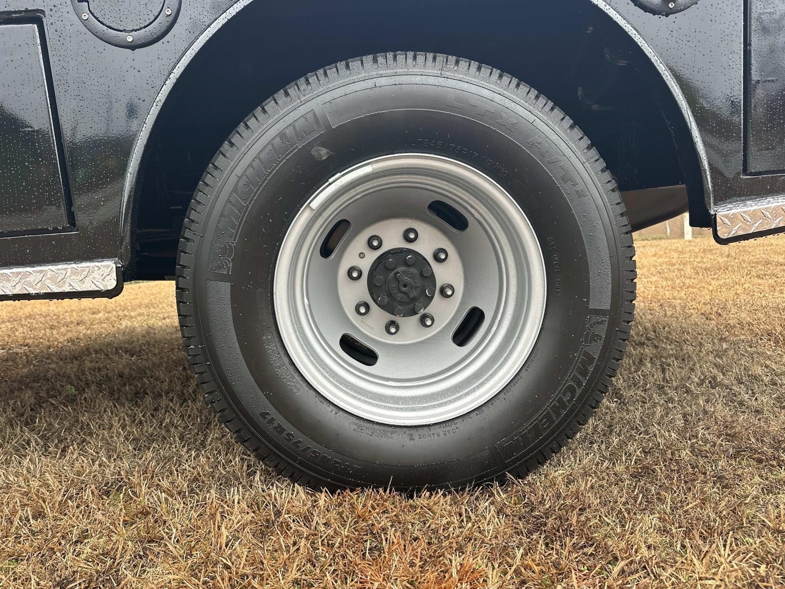 2026 Ford Super Duty F-350 DRW XL 4WD CREW CAB 179 WB 6