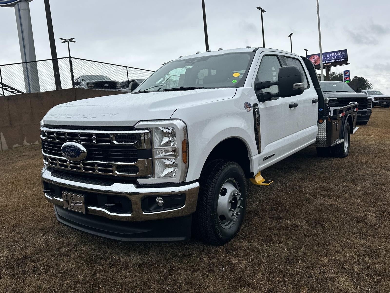 2026 Ford Super Duty F-350 DRW XL 4WD CREW CAB 179 WB 6