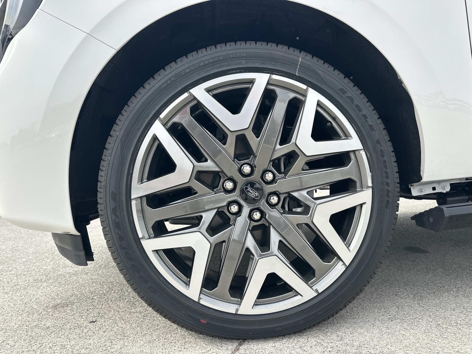 2026 Ford Expedition Max PLATINUM 4X4