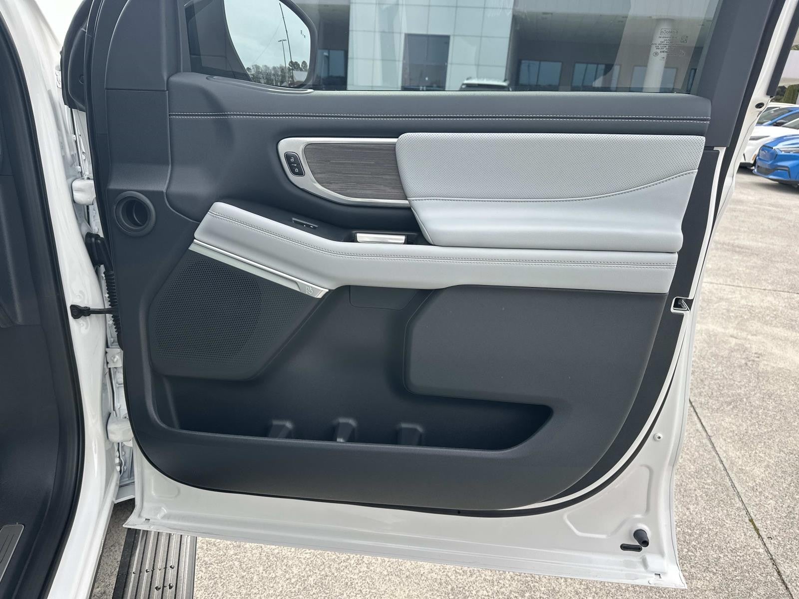 2026 Ford Expedition Max PLATINUM 4X4