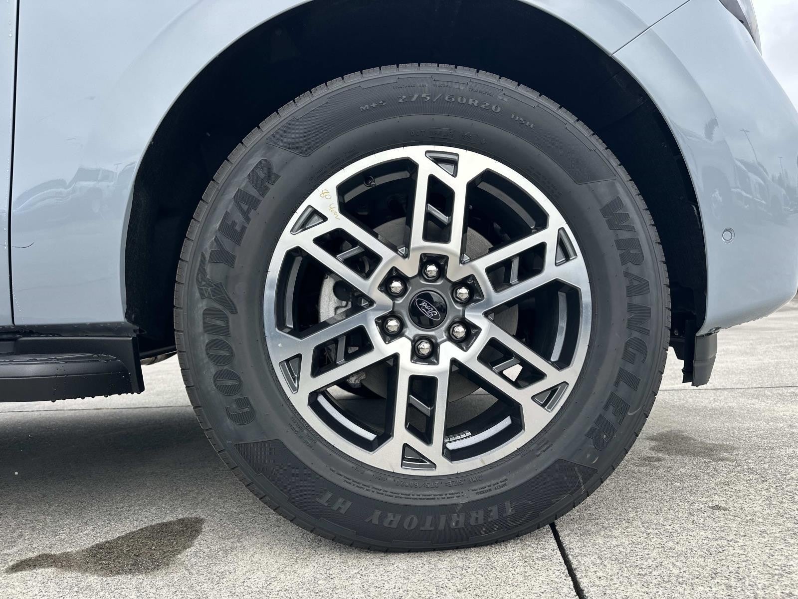 2025 Ford Expedition ACTIVE 4X2