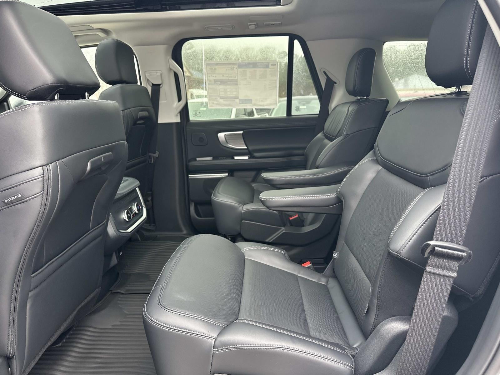 2025 Ford Expedition PLATINUM 4X4