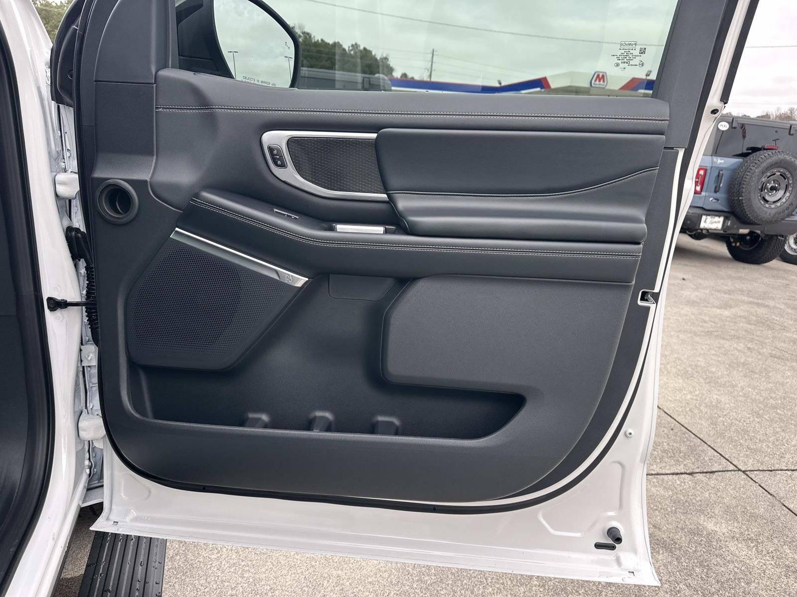 2025 Ford Expedition PLATINUM 4X4