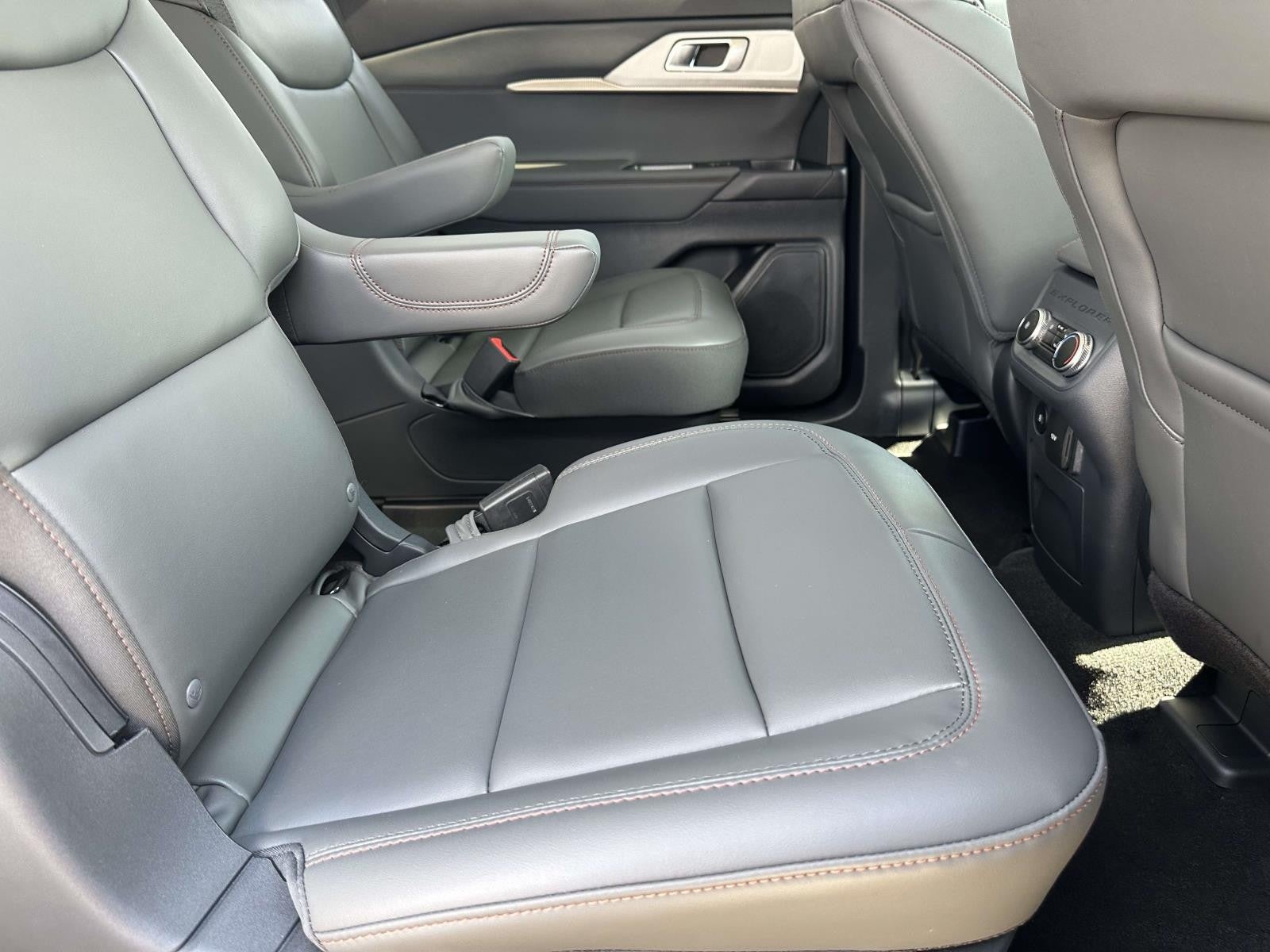 2025 Ford Explorer ACTIVE RWD