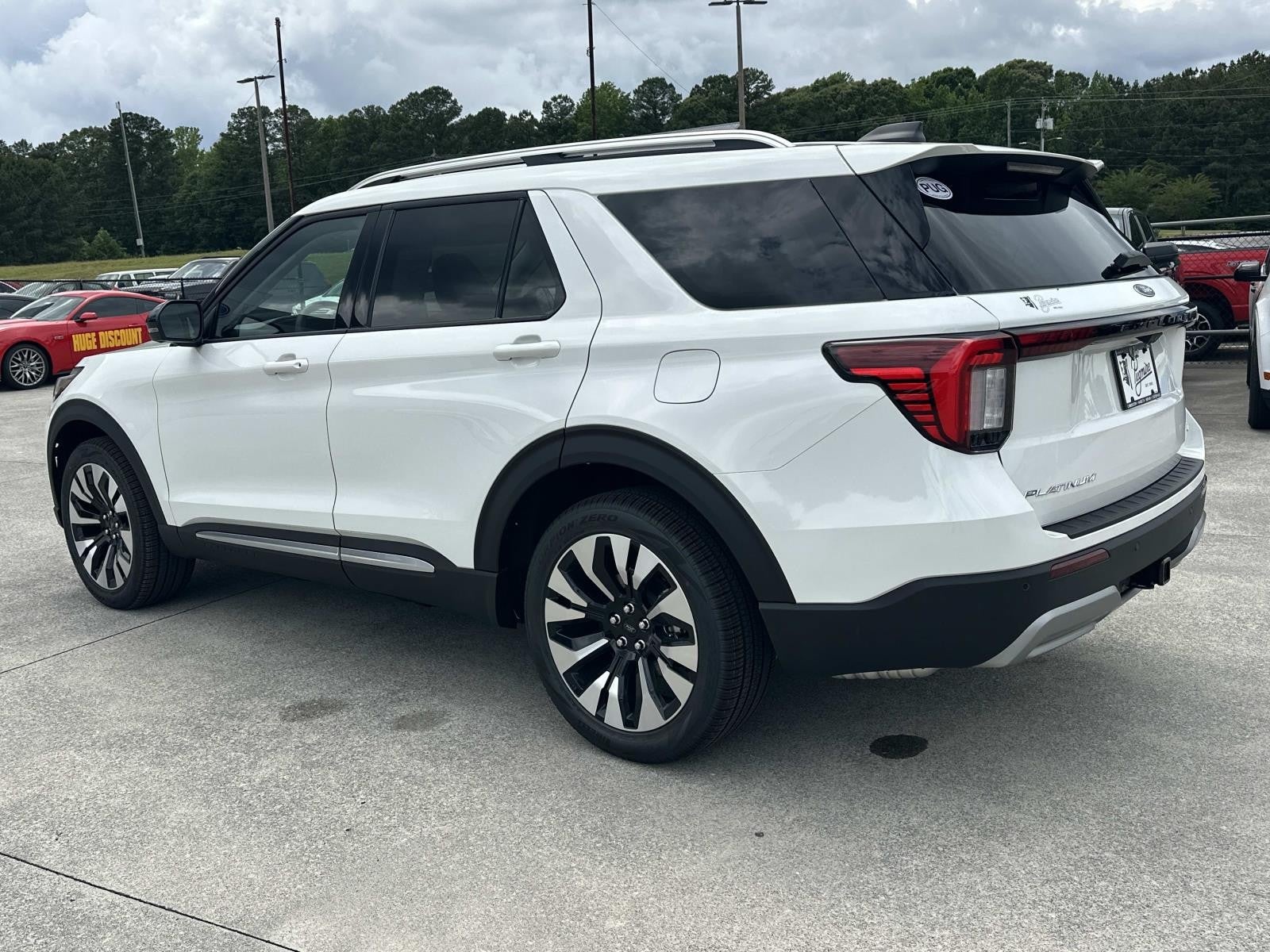 2026 Ford Explorer PLATINUM 4WD