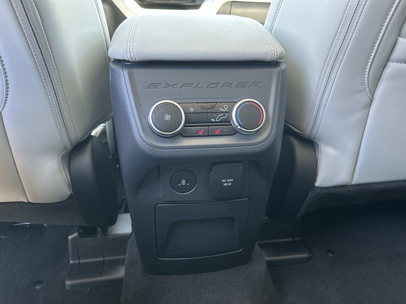 2026 Ford Explorer PLATINUM 4WD