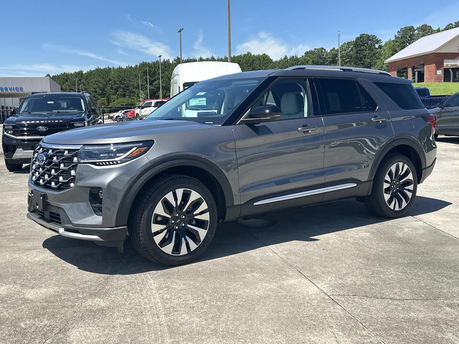 2026 Ford Explorer PLATINUM 4WD