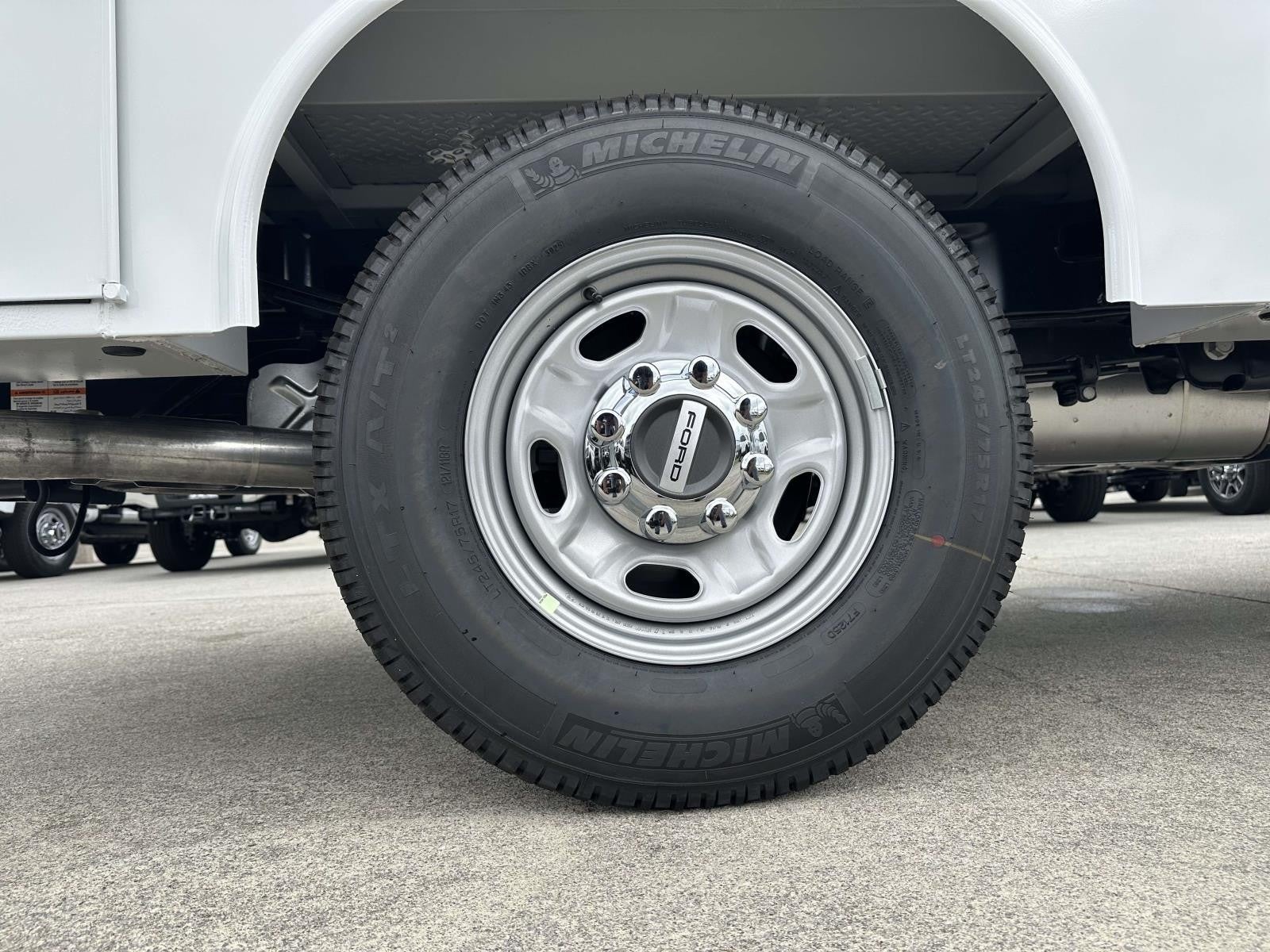 2026 Ford Super Duty F-250 SRW XL 4WD CREW CAB 8' BOX