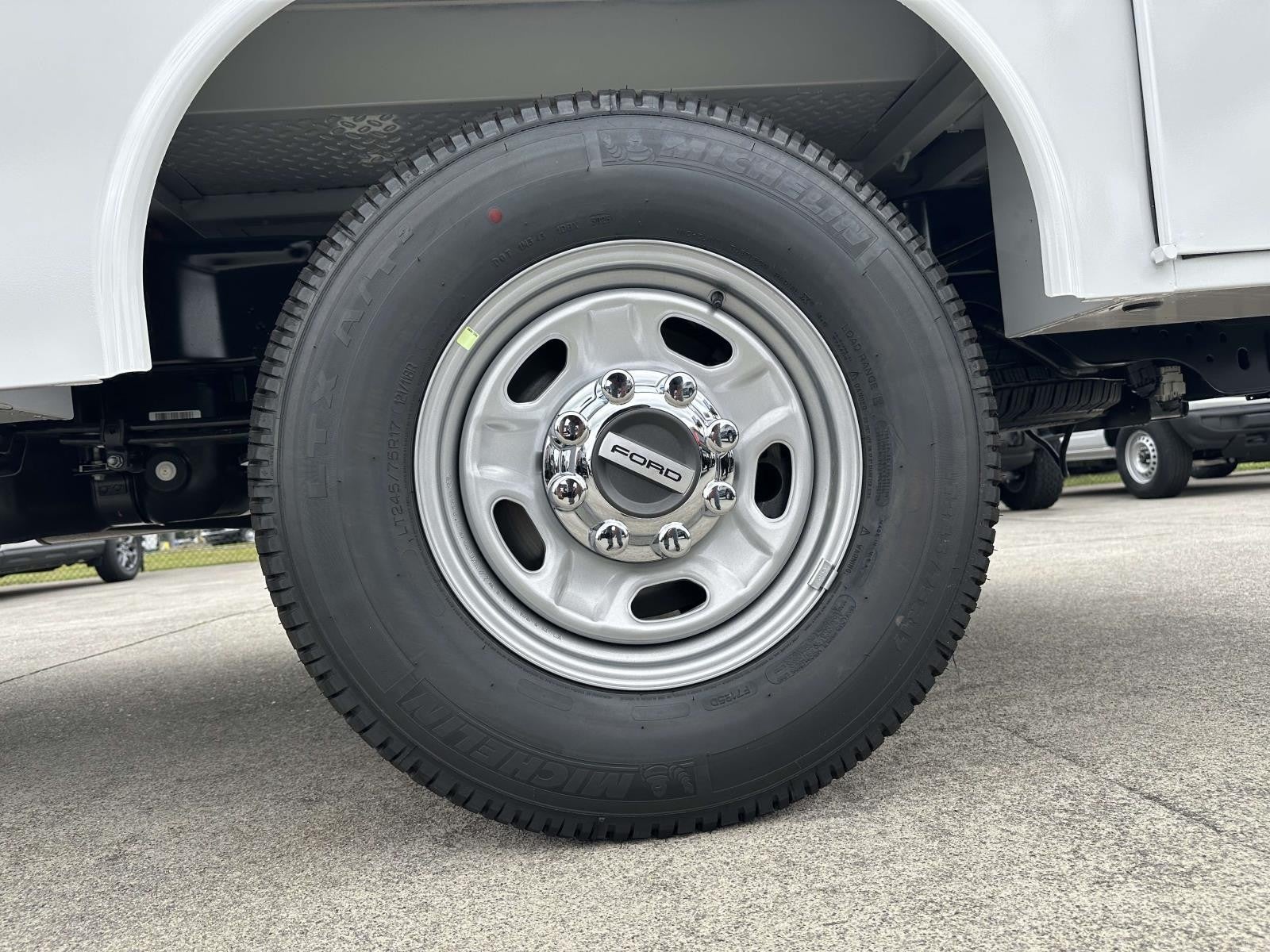 2026 Ford Super Duty F-250 SRW XL 4WD CREW CAB 8' BOX