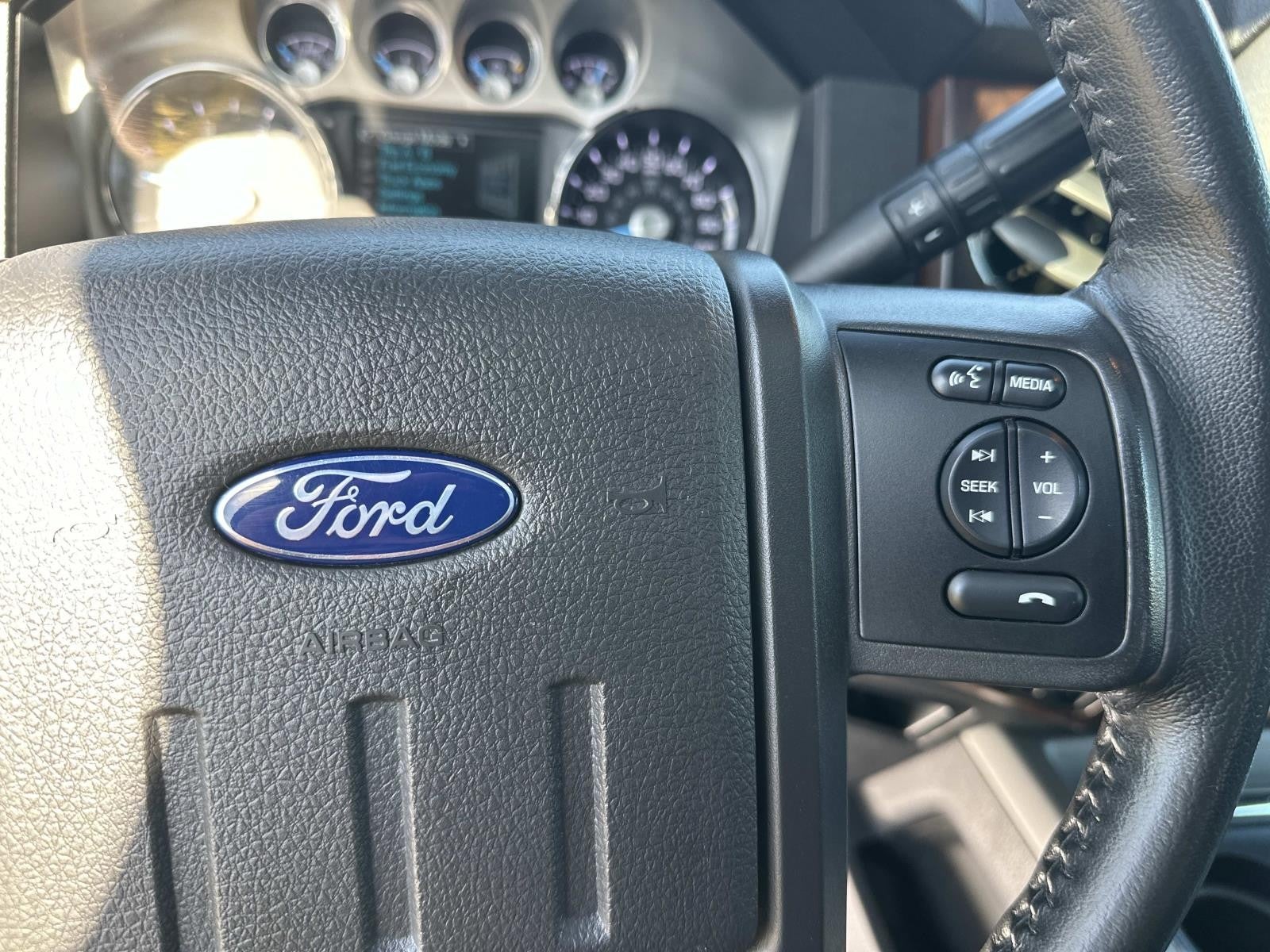 2015 Ford Super Duty F-250 SRW 4WD LARIAT