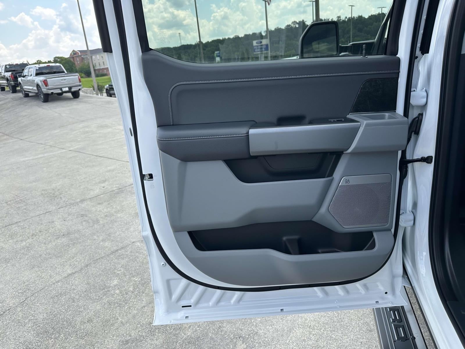 2025 Ford Super Duty F-250 SRW XLT 4WD CREW CAB 6.75' BO