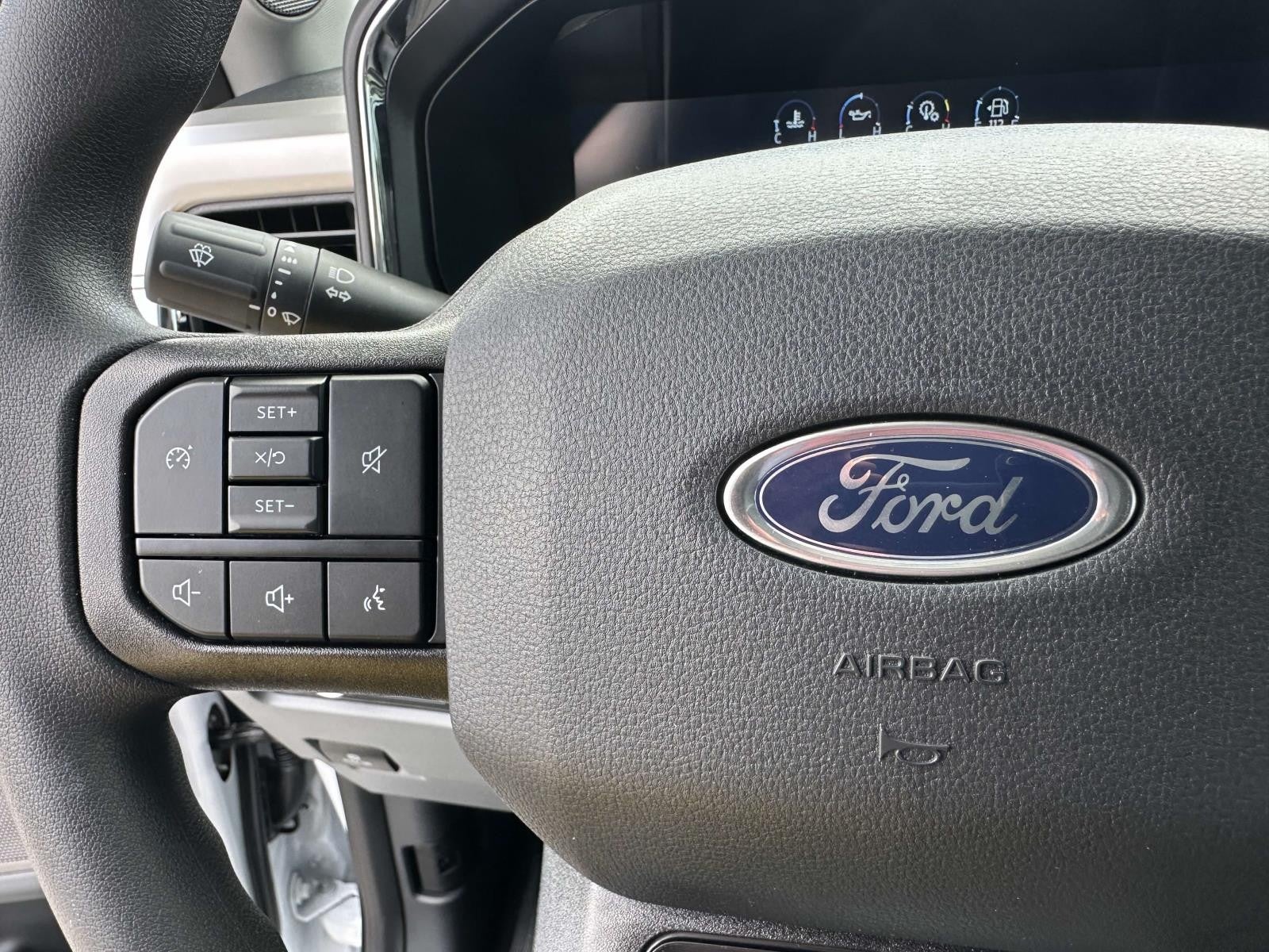 2025 Ford Super Duty F-250 SRW XLT 4WD CREW CAB 6.75' BO