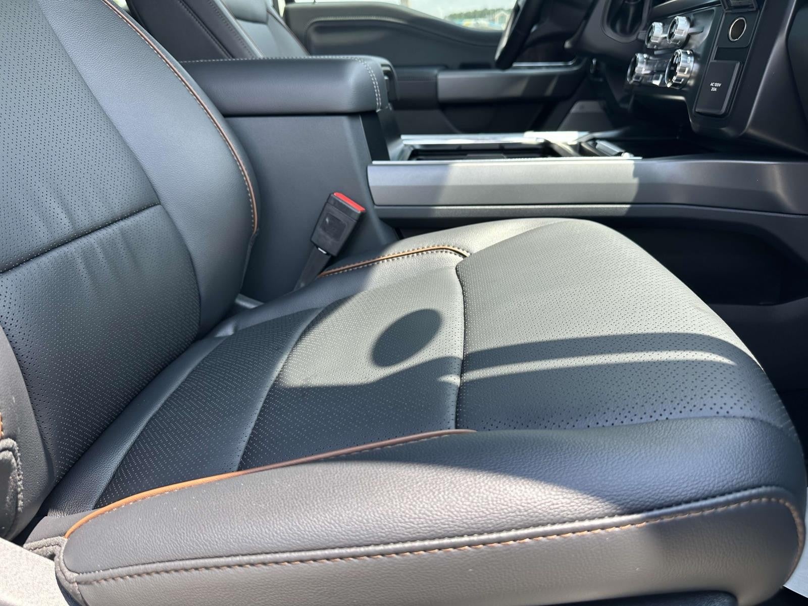 2025 Ford Super Duty F-250 SRW LARIAT 4WD CREW CAB 6.75'