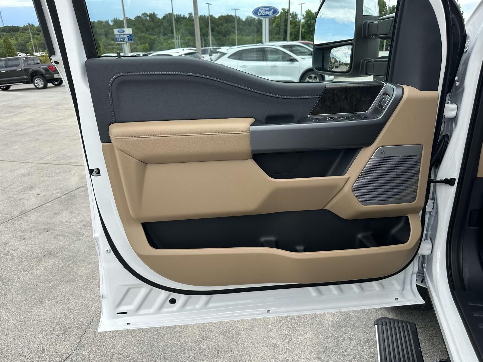 2025 Ford Super Duty F-250 SRW LARIAT 4WD CREW CAB 6.75'