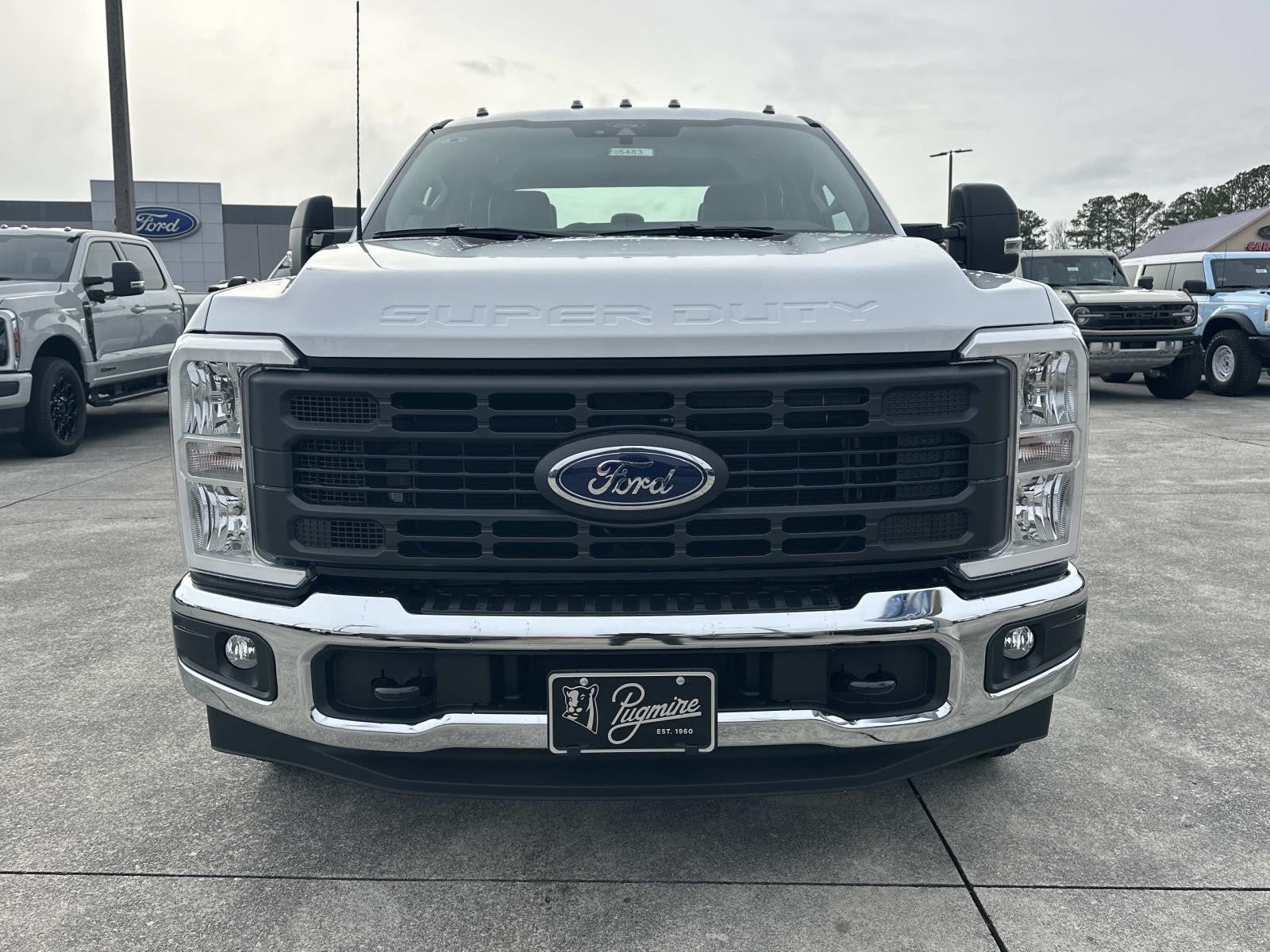 2026 Ford Super Duty F-350 DRW XL 2WD CREW CAB 8' BOX