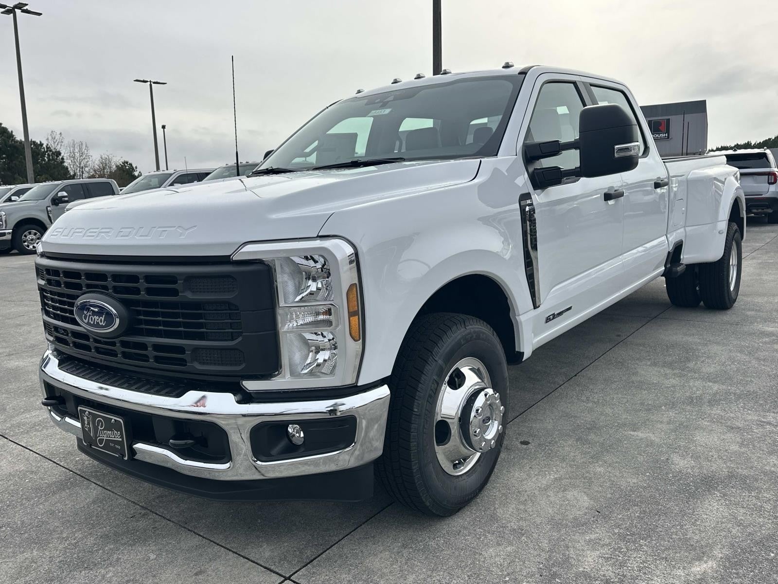 2026 Ford Super Duty F-350 DRW XL 2WD CREW CAB 8' BOX