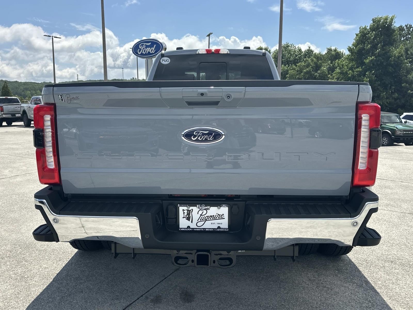2026 Ford Super Duty F-350 DRW LARIAT 4WD CREW CAB 8' BO