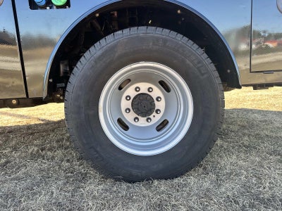 2025 Ford Super Duty F-350 DRW XLT 4WD CREW CAB 8' BOX