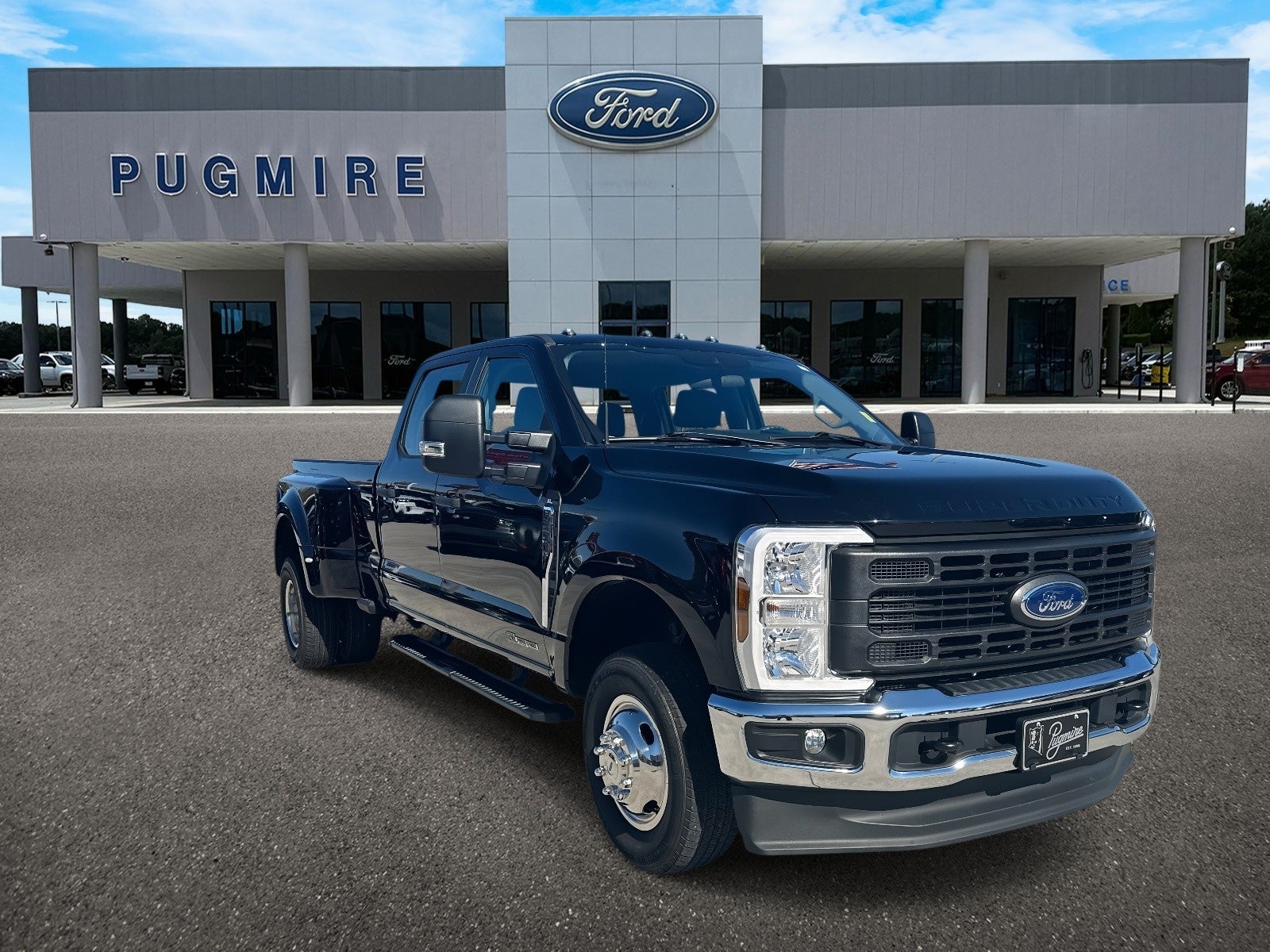 2024 Ford Super Duty F-350 DRW XL 4WD CREW CAB 8' BOX