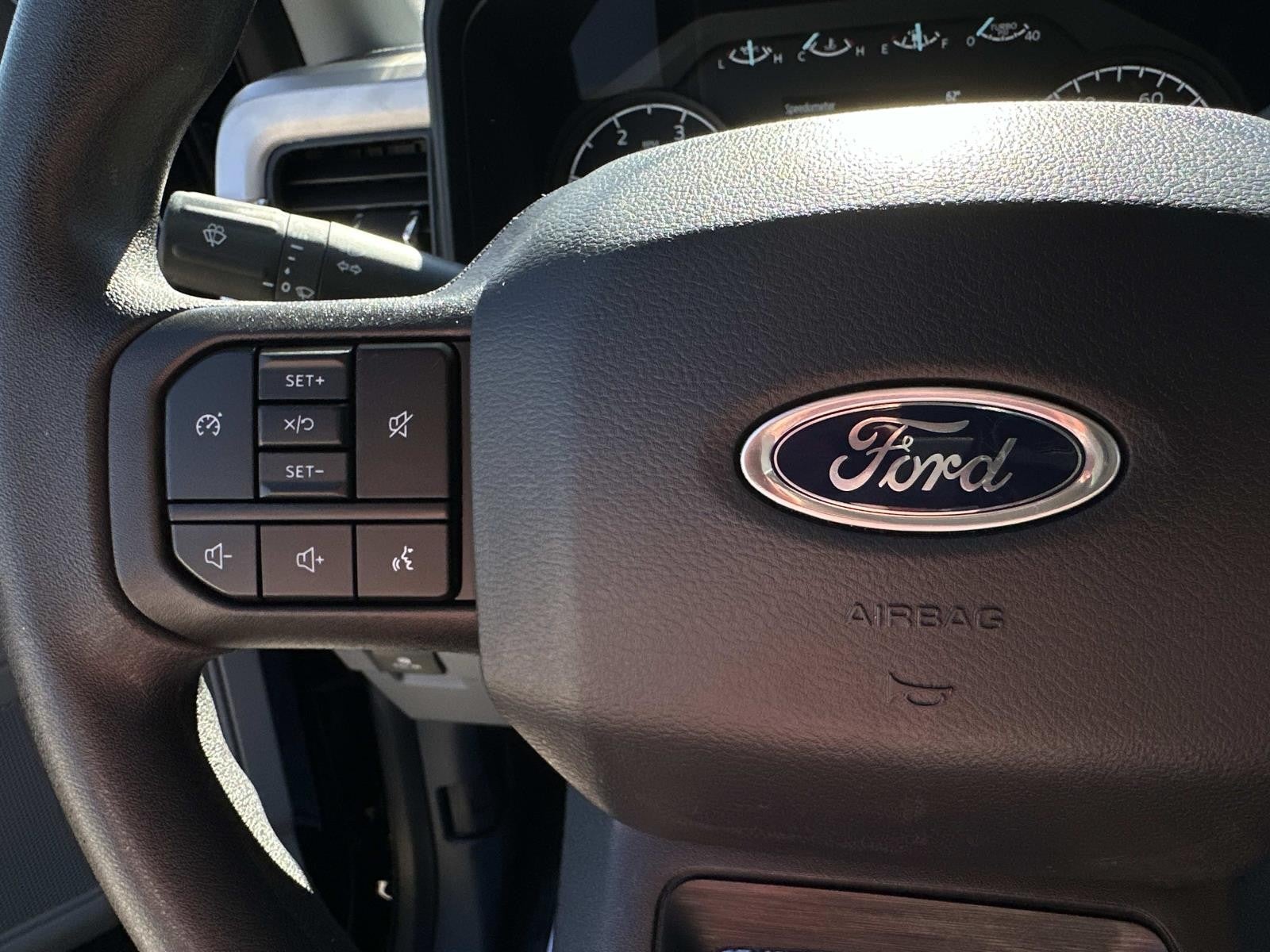 2024 Ford Super Duty F-350 DRW XL 4WD CREW CAB 8' BOX