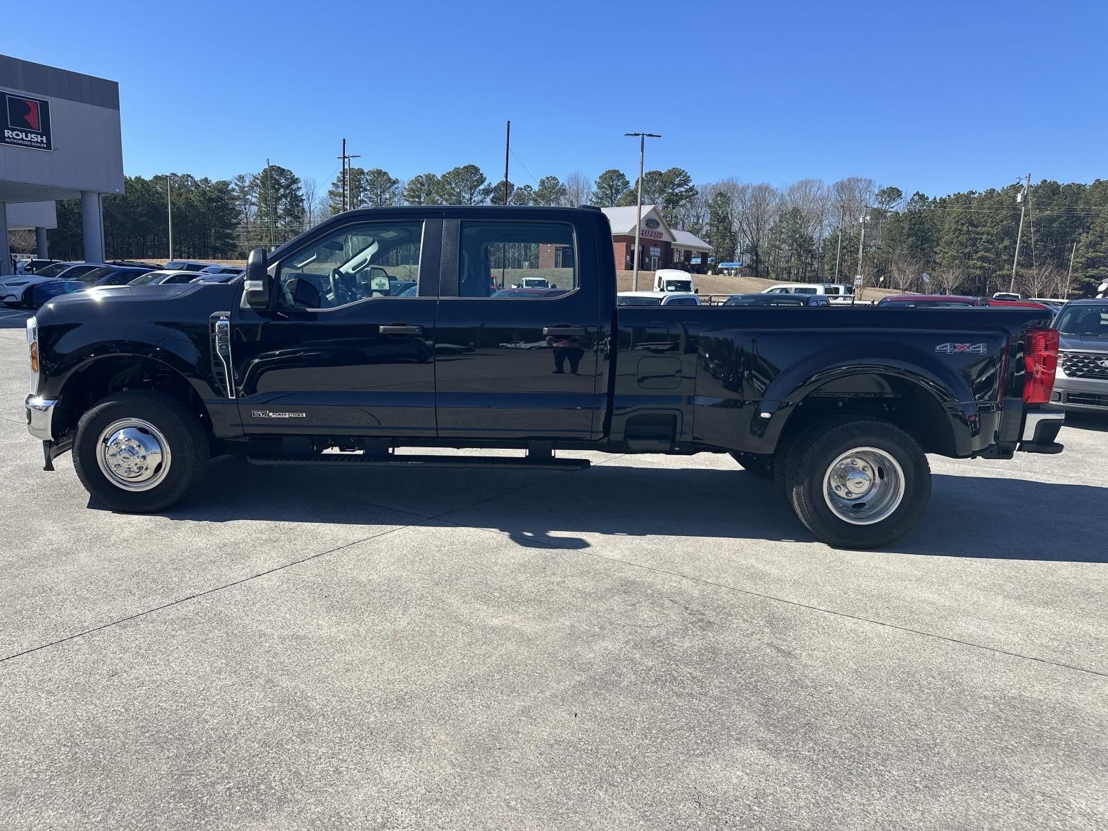 2024 Ford Super Duty F-350 DRW XL 4WD CREW CAB 8' BOX