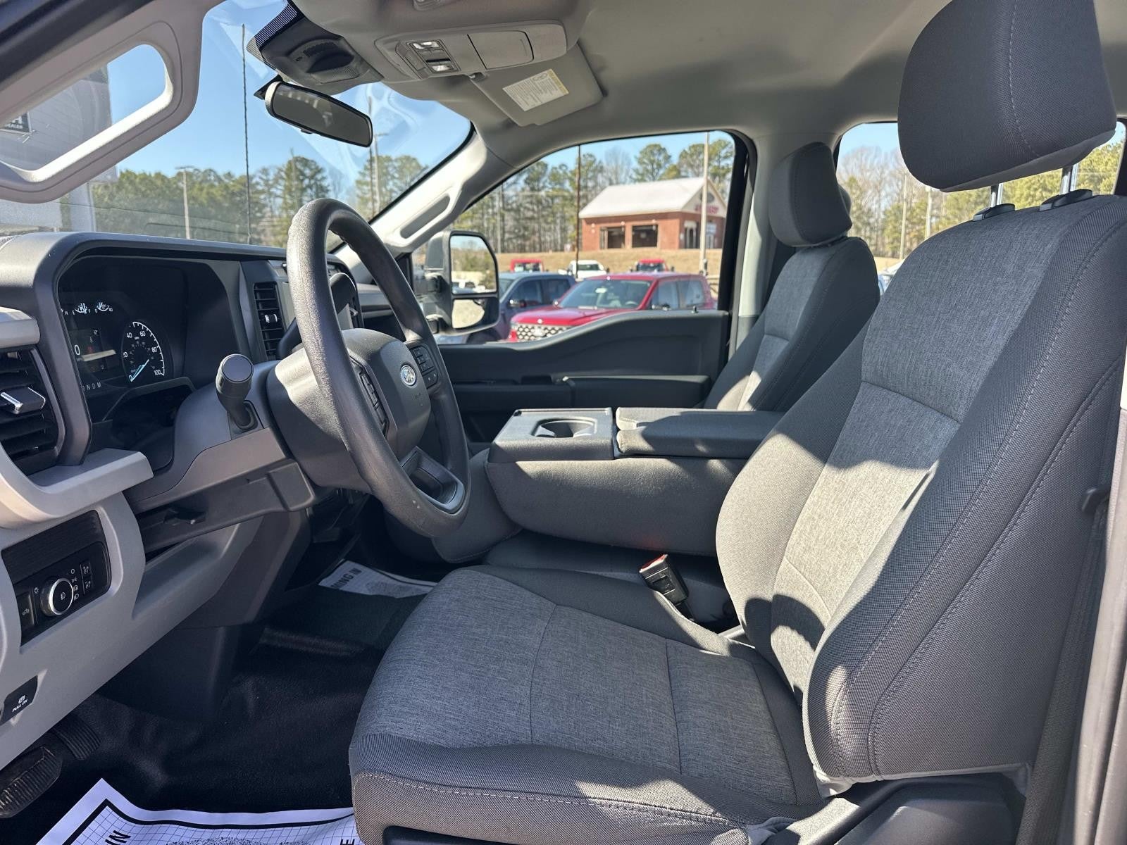 2024 Ford Super Duty F-350 DRW XL 4WD CREW CAB 8' BOX