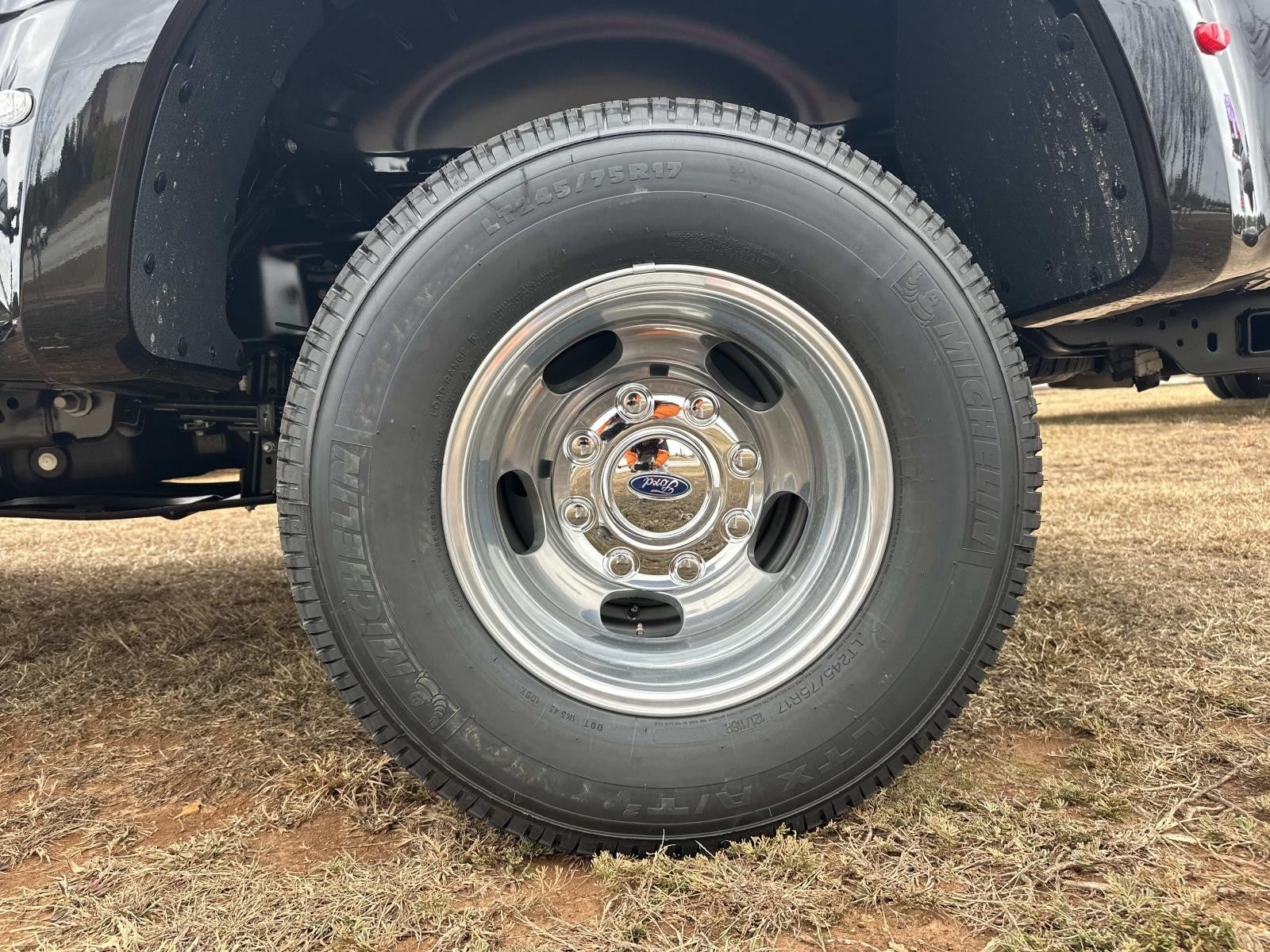 2026 Ford Super Duty F-350 DRW XL 4WD CREW CAB 8' BOX